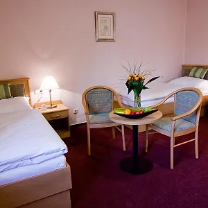 4* Hotel Castle